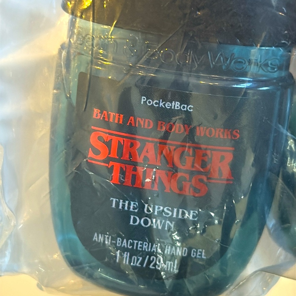 🔥BBW POCKETBAC, LIMITED EDITION🔥STRANGER THINGS, THE UPSIDE DOWN SET OF 5 NWT - Picture 4 of 4